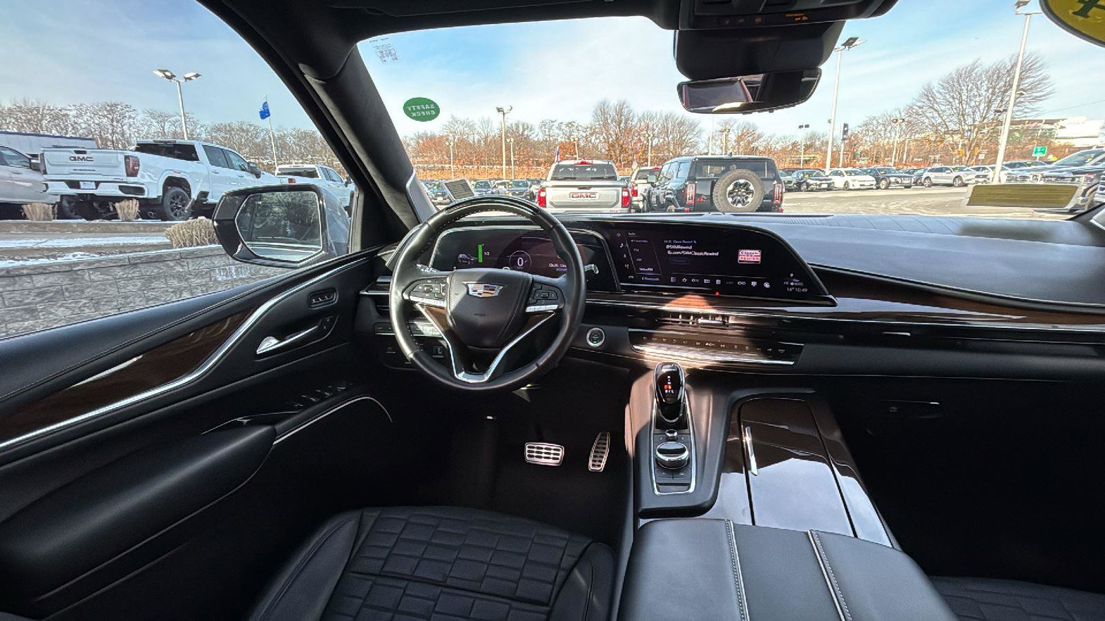 Certified 2024 Cadillac Escalade ESV Premium Luxury Platinum w/ Heavy-Duty Trailer Package image 27