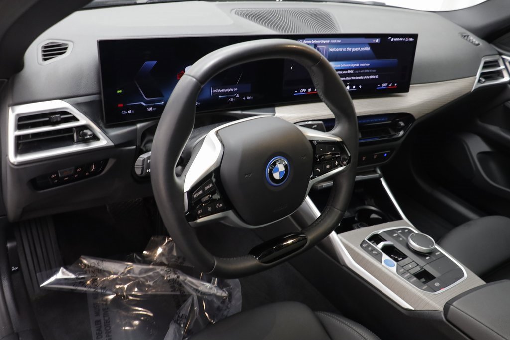 Used 2025 BMW i4 xDrive40i image 6