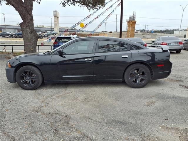 Used 2013 Dodge Charger SE w/ Sport Appearance Group RWD image 3