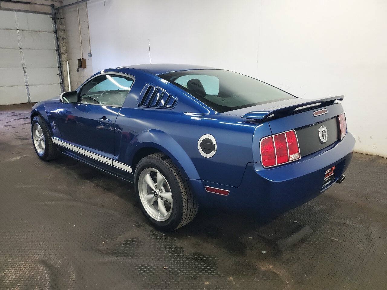 Used 2007 Ford Mustang Premium RWD image 5