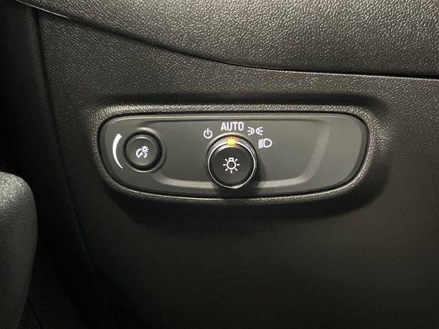 Used 2023 Chevrolet Equinox LT image 24