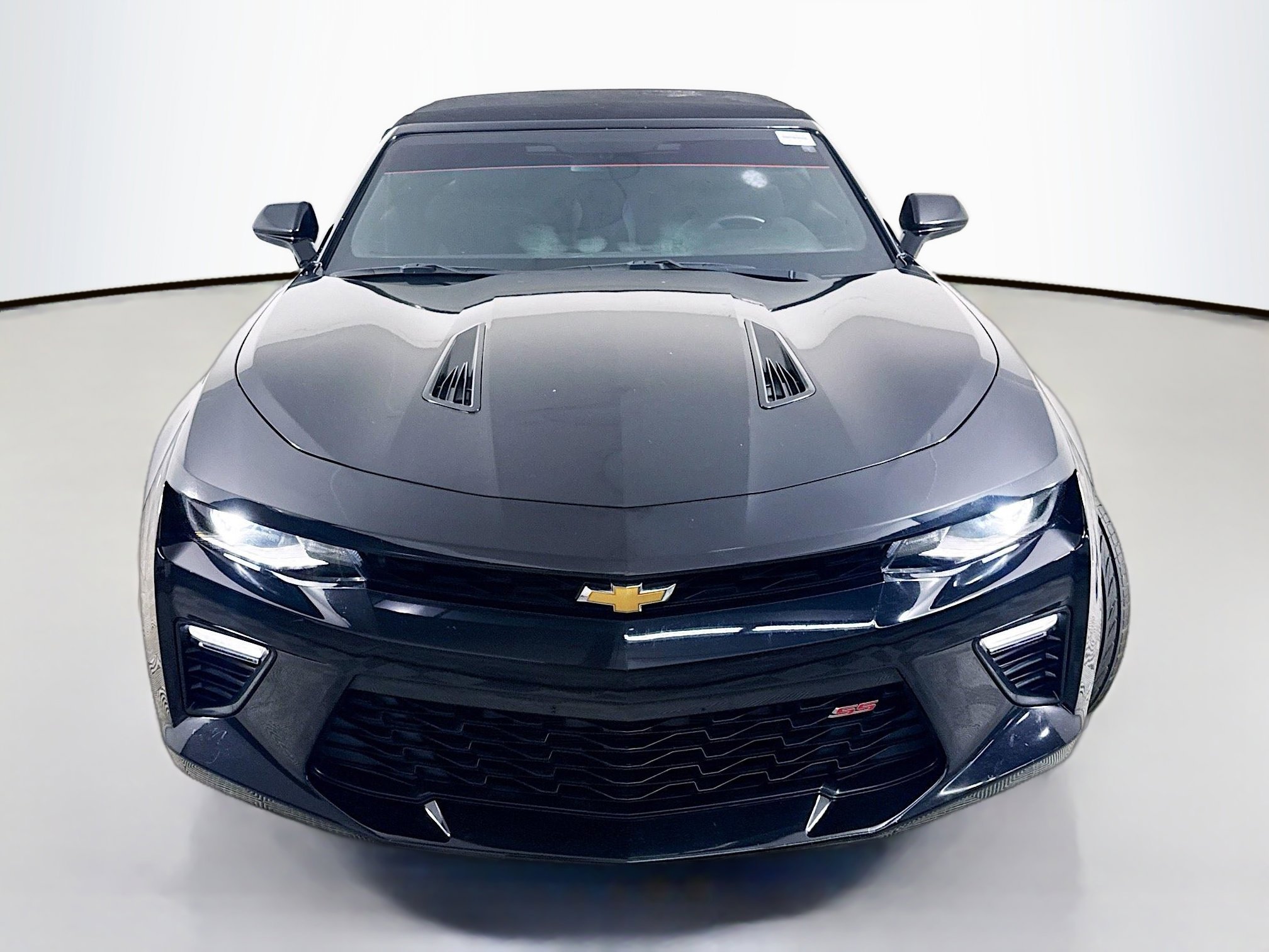 Used 2017 Chevrolet Camaro SS image 2