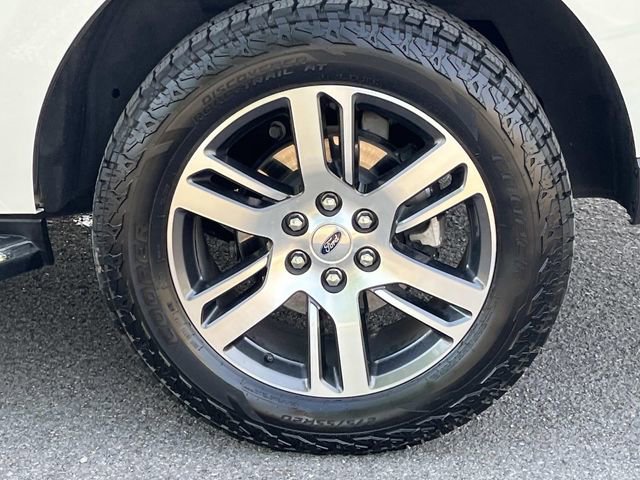 Used 2022 Ford Expedition XLT image 11