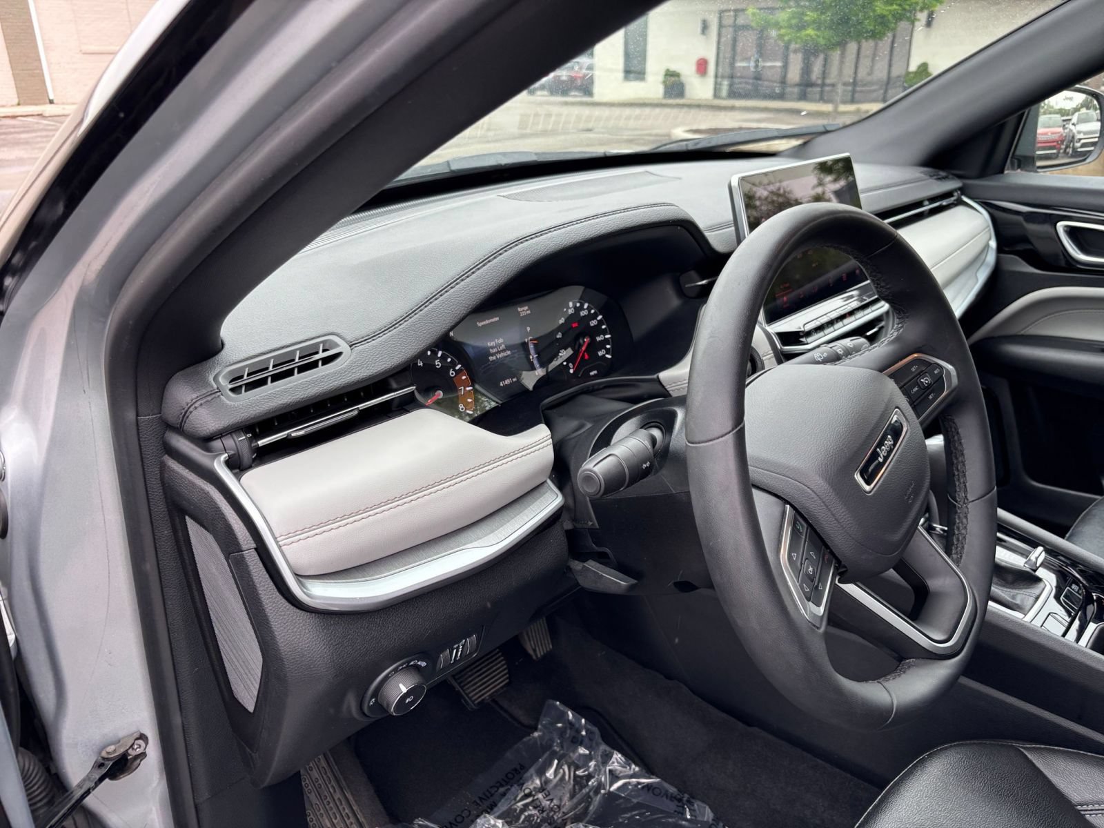 Used 2025 Jeep Compass Limited AWD/4WD image 36