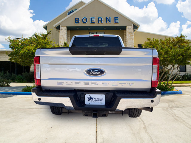 Used 2019 Ford F250 XLT w/ XLT Value Package AWD/4WD image 4