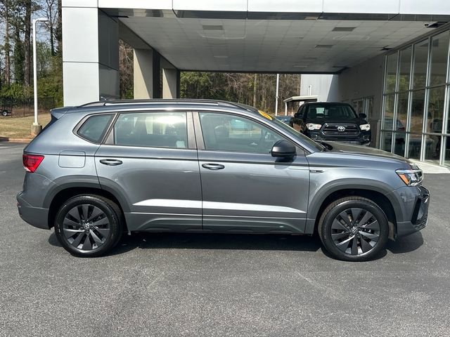 Used 2022 Volkswagen Taos S image 2