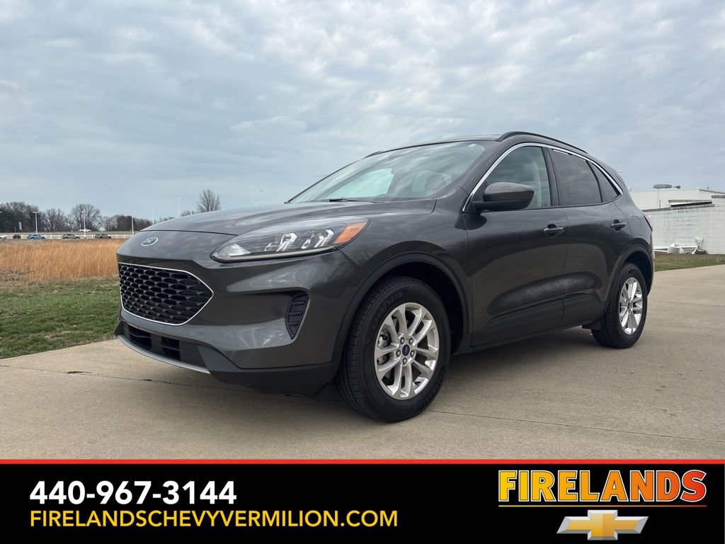 Used 2020 Ford Escape SE image 1