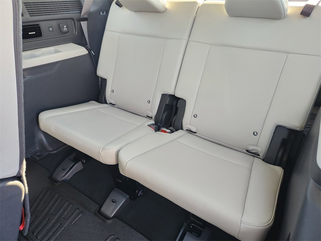 Used 2024 Hyundai Santa Fe Limited image 34