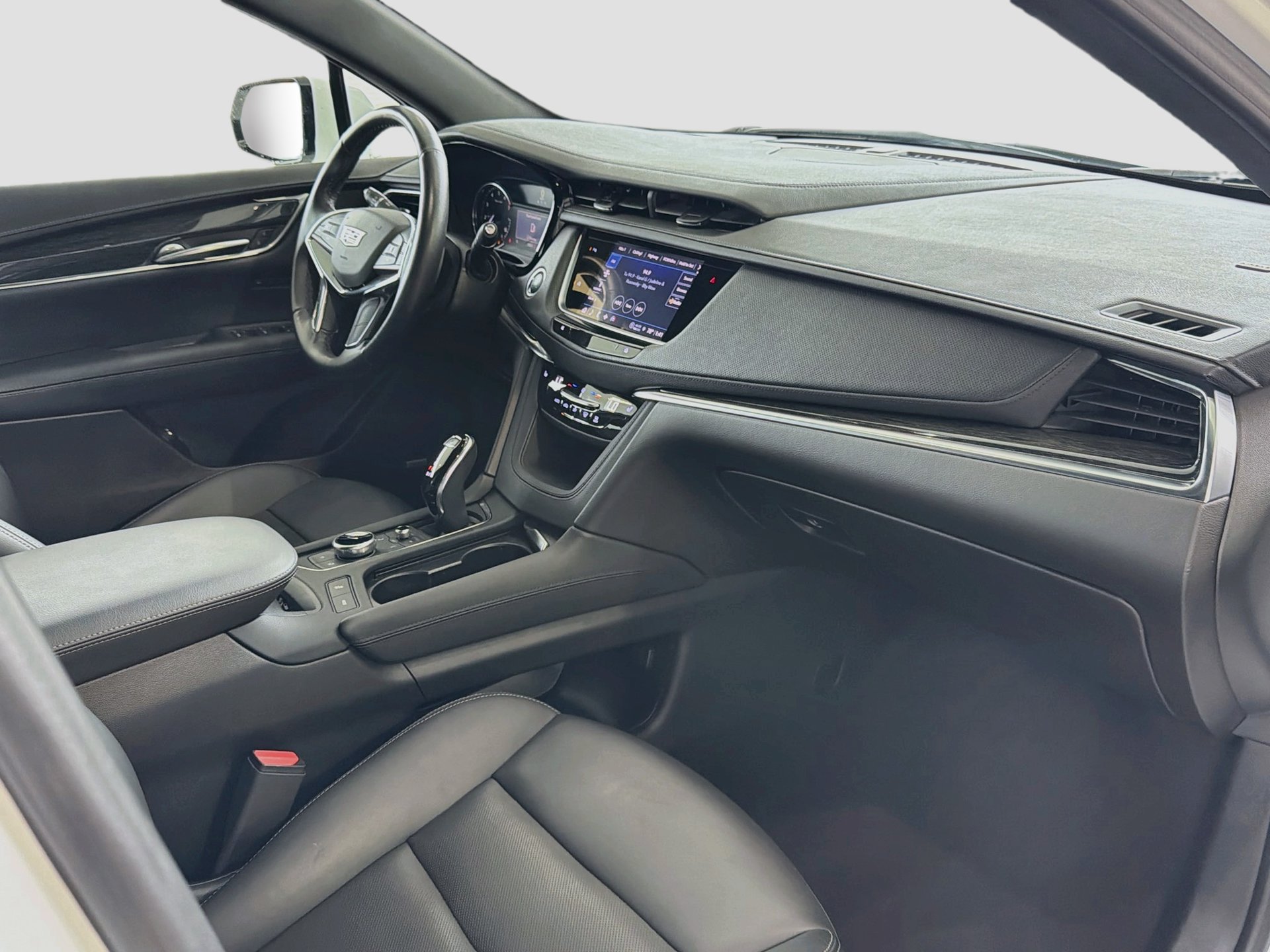 Certified 2022 Cadillac XT5 Premium Luxury FWD image 16