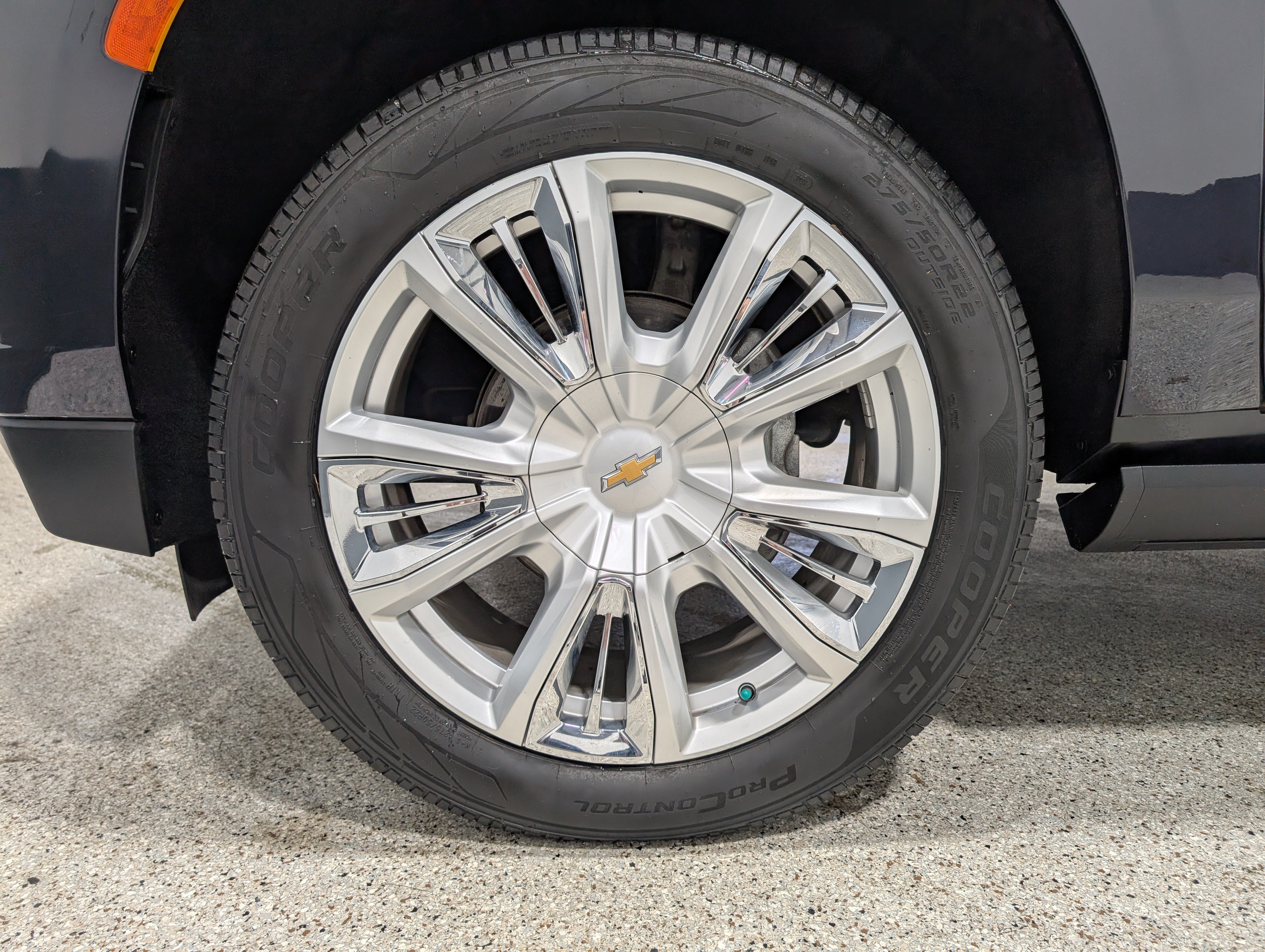 Used 2021 Chevrolet Suburban High Country AWD/4WD image 11