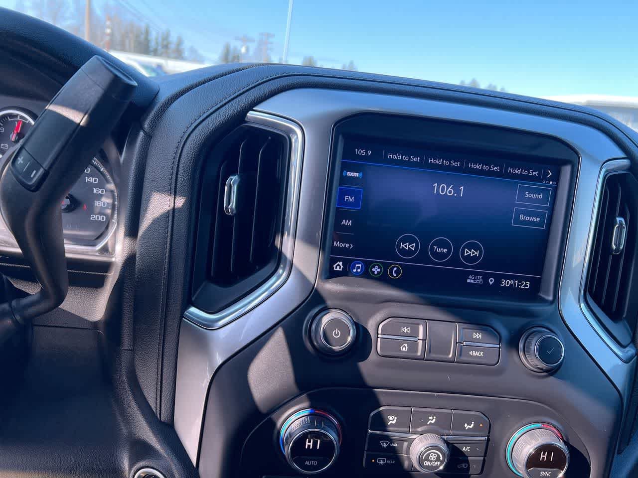Used 2021 Chevrolet Silverado 1500 LT w/ Bed Protection Package AWD/4WD image 16