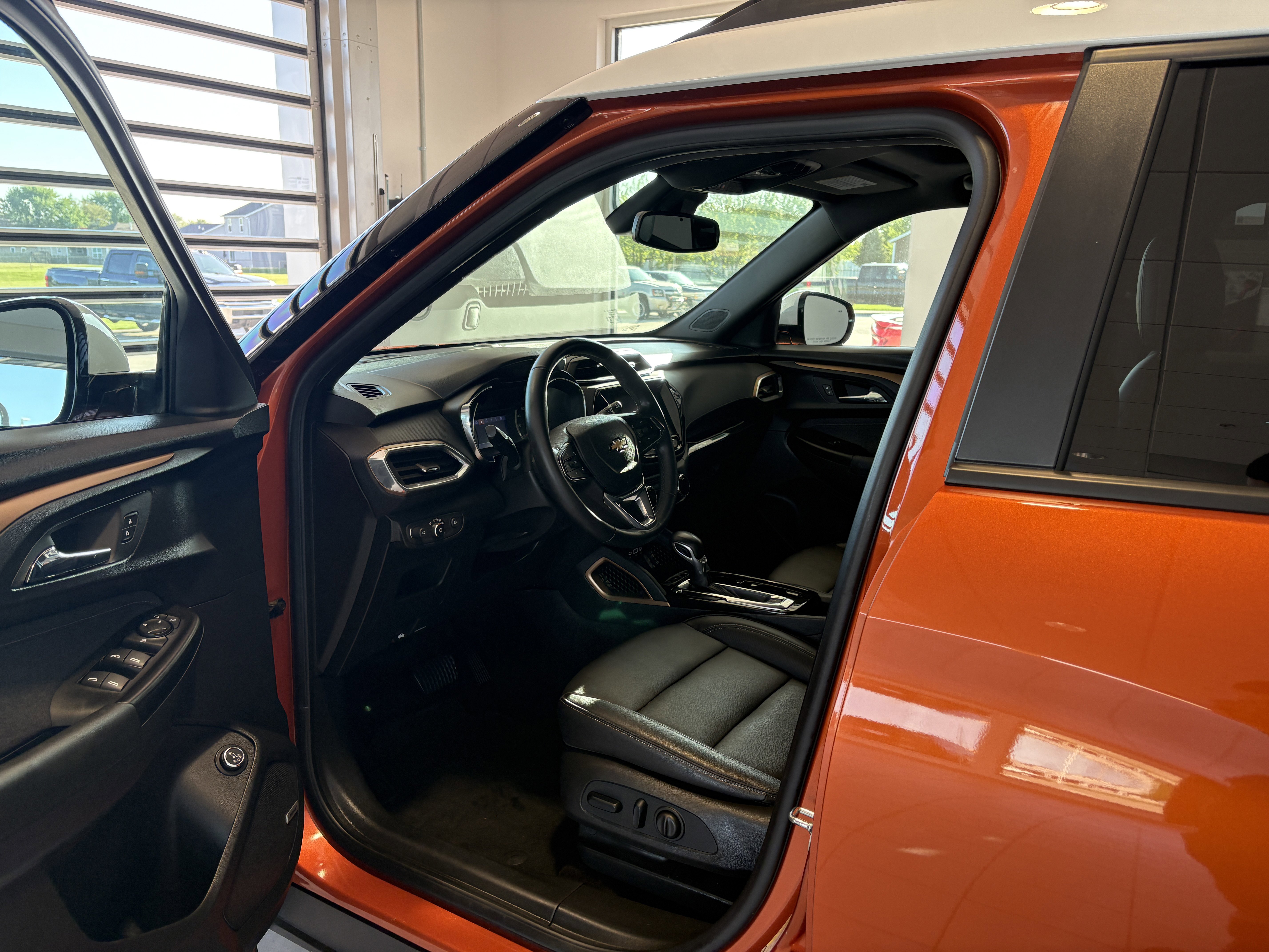 Used 2023 Chevrolet TrailBlazer ACTIV w/ Sun and Liftgate Package AWD/4WD image 9