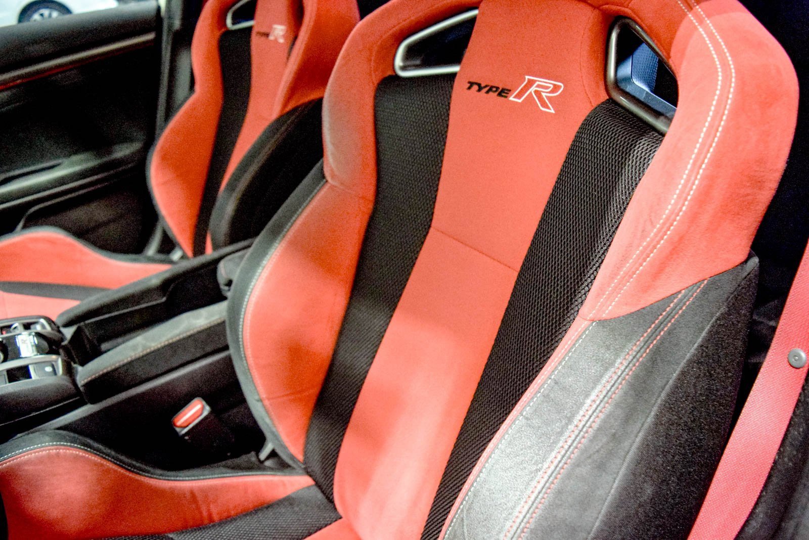 Used 2018 Honda Civic Type R image 4