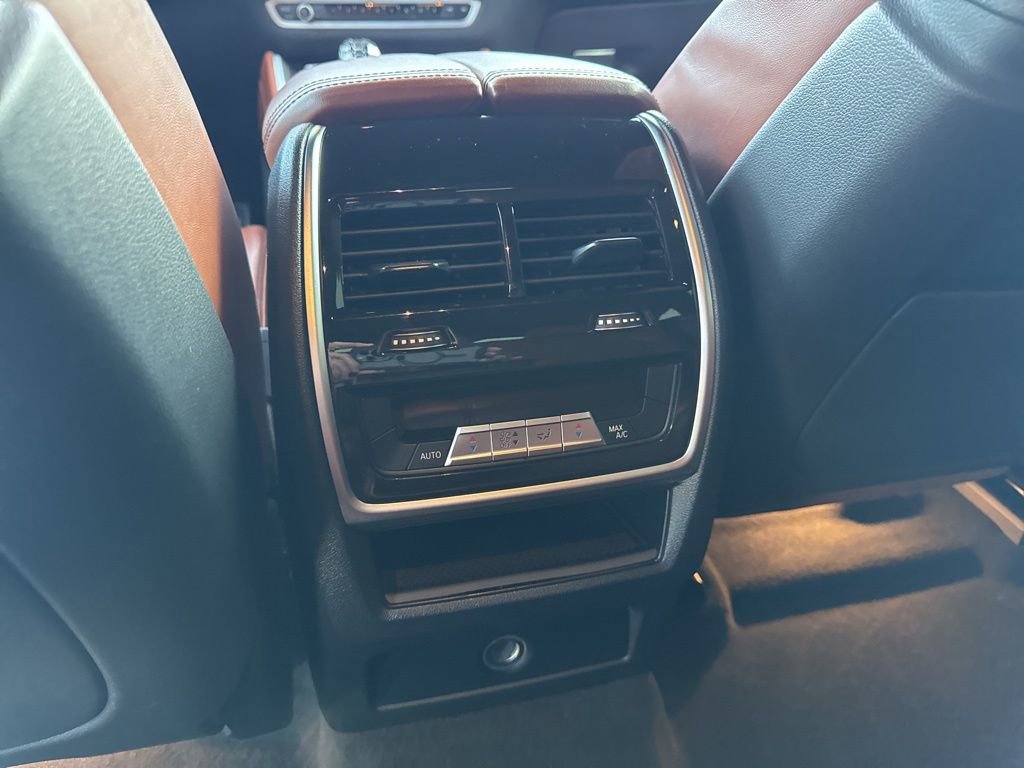 Used 2023 BMW X6 xDrive40i w/ M Sport Package AWD/4WD image 17