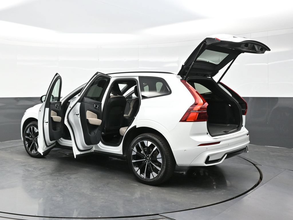 New 2026 Volvo XC60 B5 Plus w/ Climate Package AWD/4WD image 45