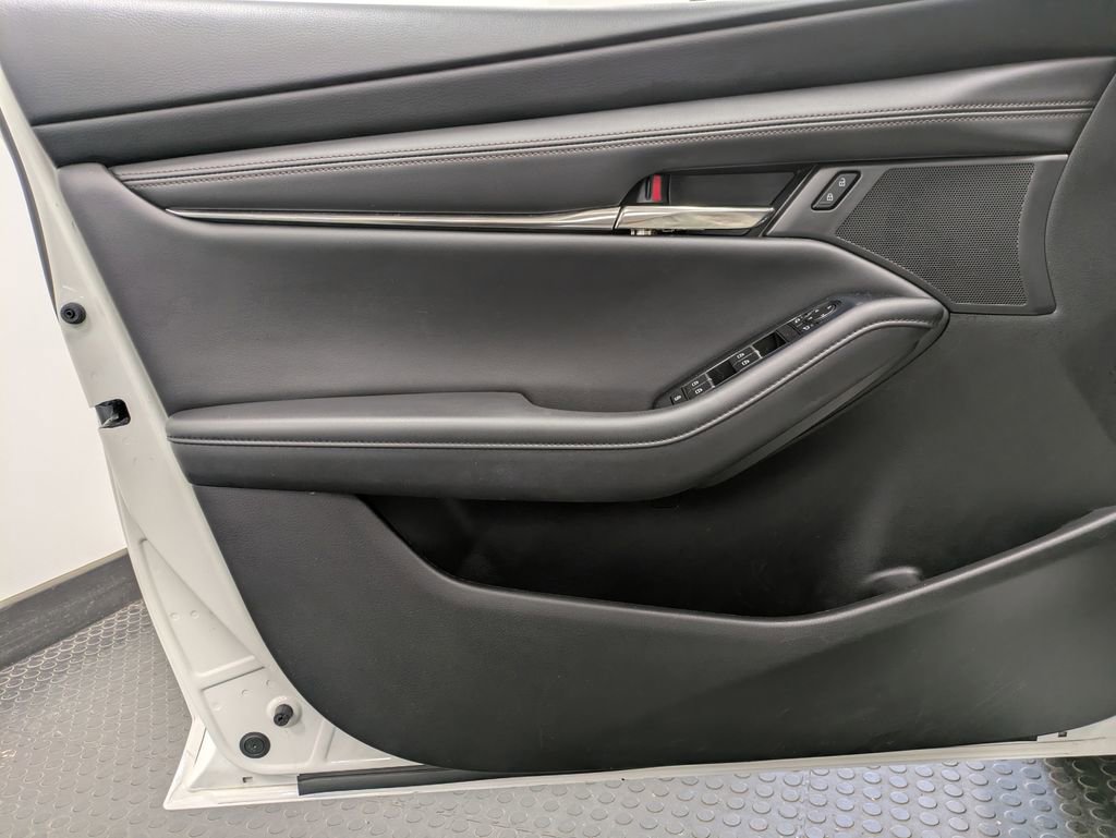 Used 2019 MAZDA MAZDA3 AWD Sedan w/ Select Package image 8
