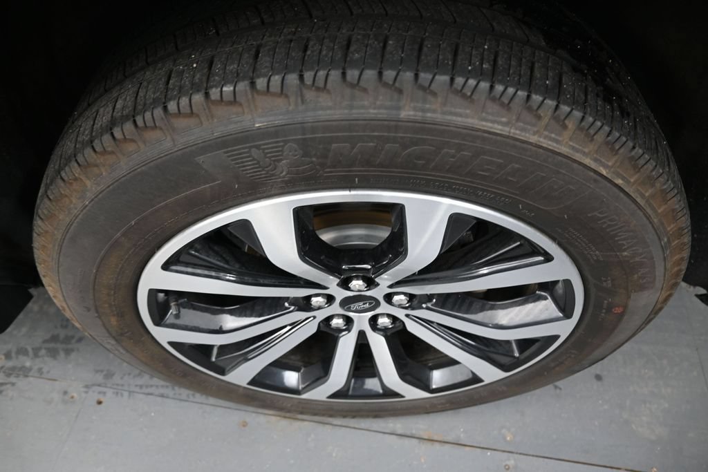 Used 2023 Ford Explorer ST-Line AWD/4WD image 9
