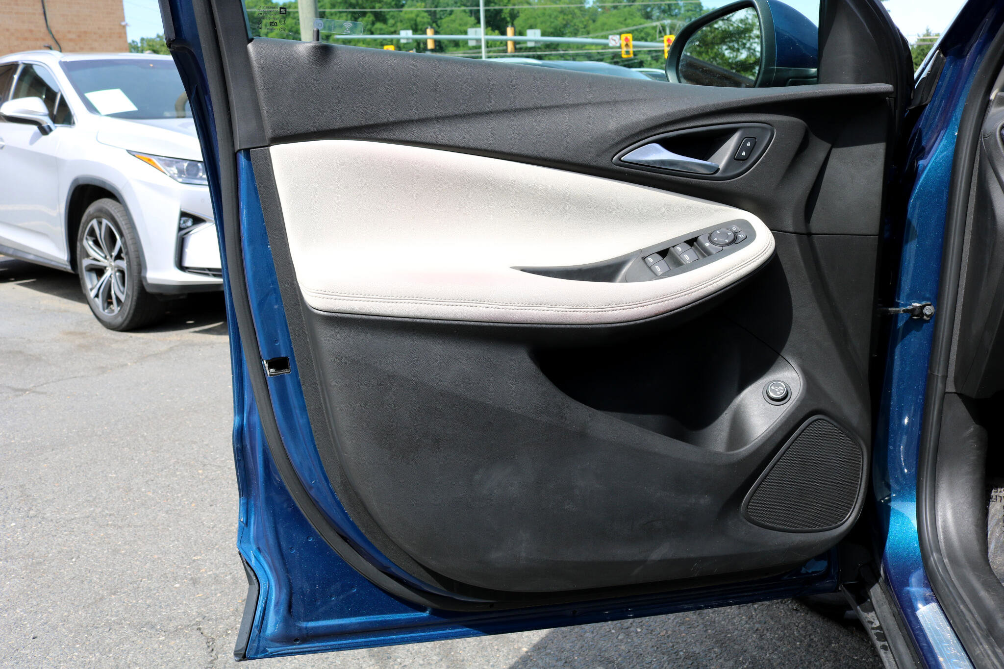 Used 2020 Buick Encore GX Select image 12