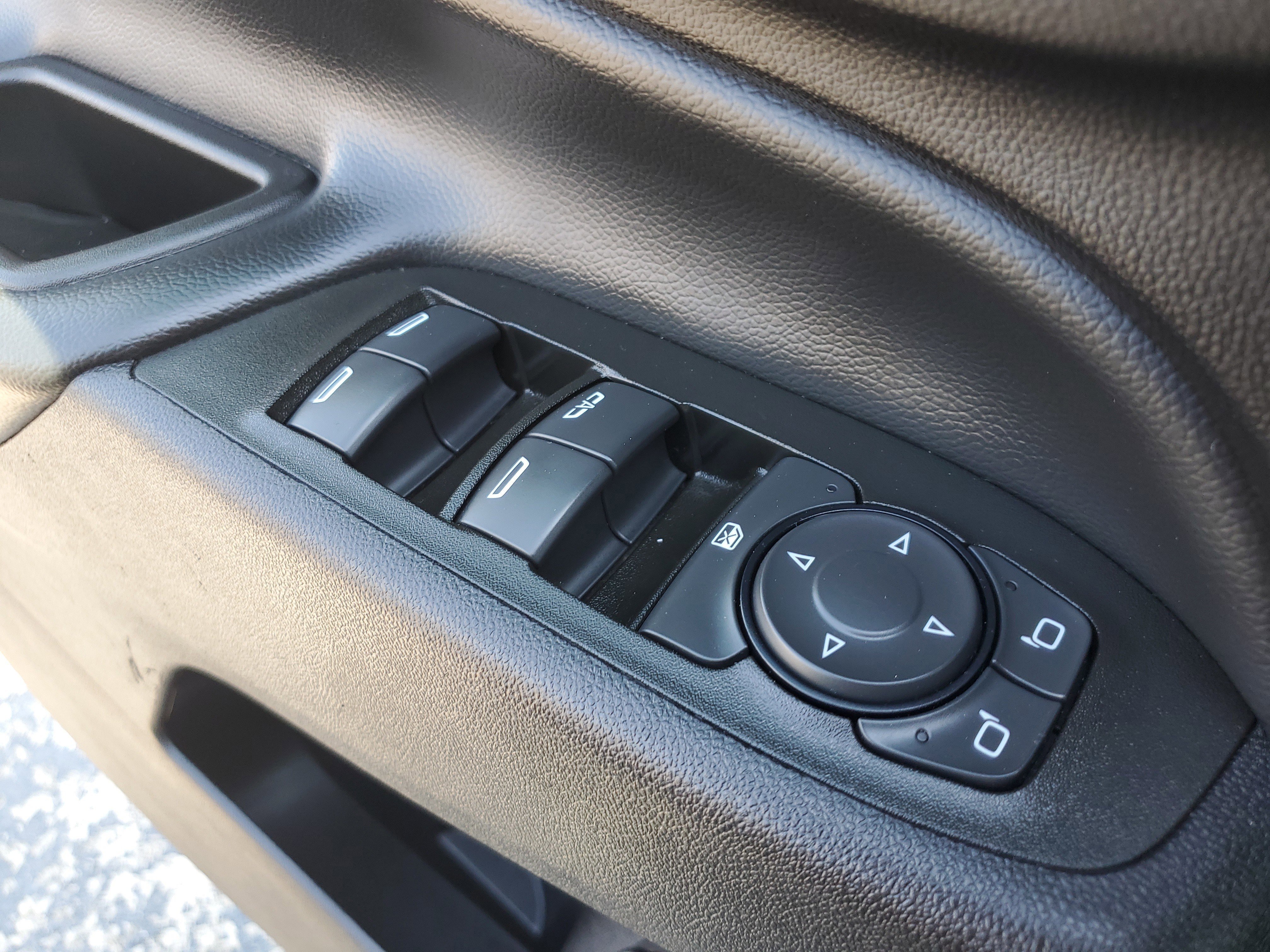 Used 2024 Chevrolet Equinox LT image 30