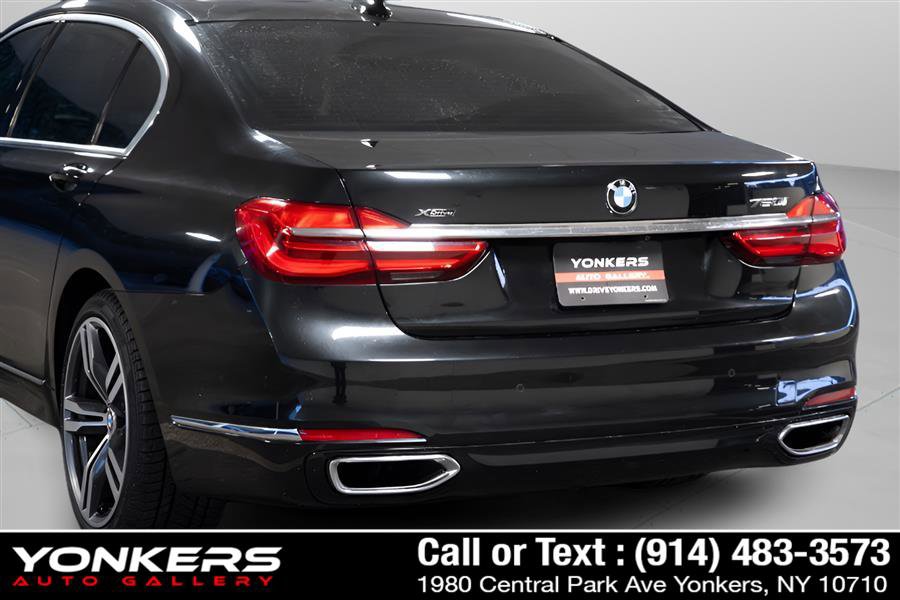 Used 2019 BMW 750i xDrive w/ Executive Package image 8