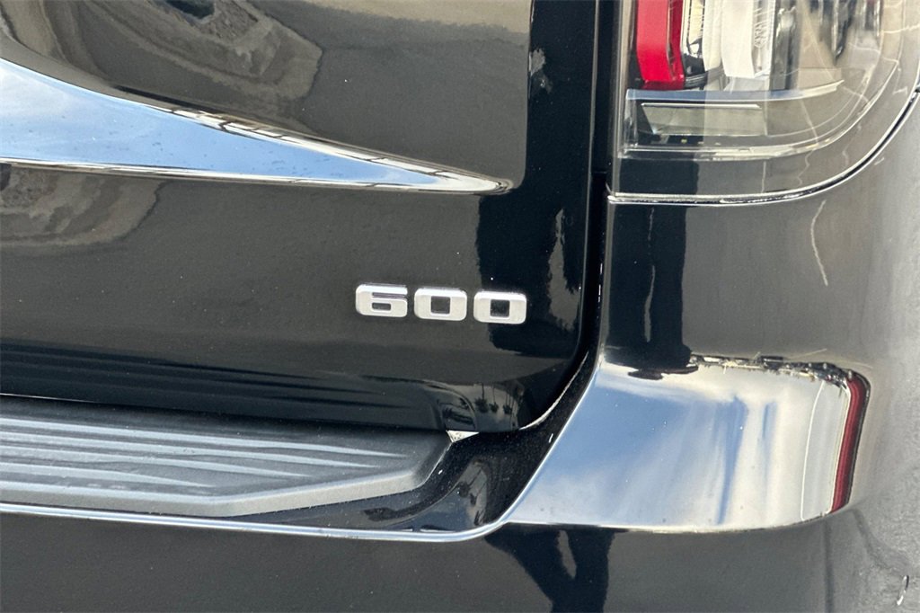 Used 2022 Cadillac Escalade Premium Luxury image 35