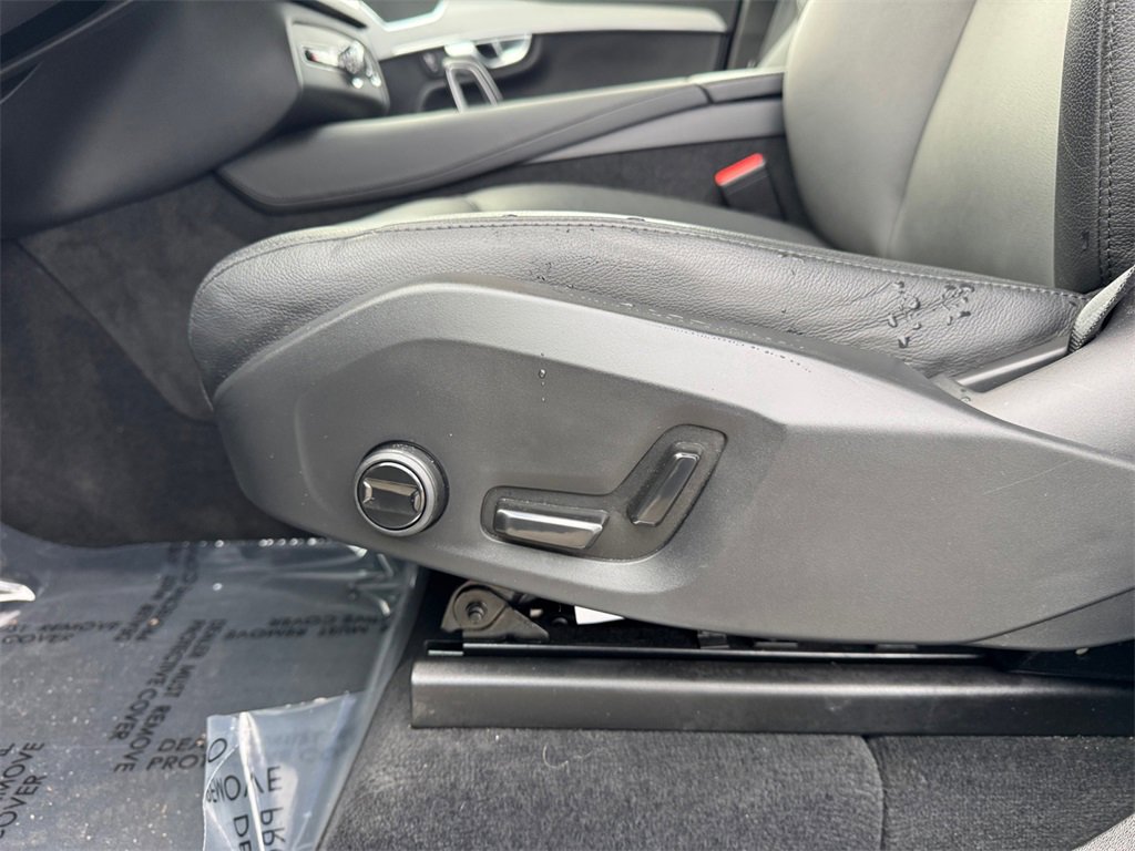 Certified 2024 Volvo XC90 B5 Core w/ Protection Package Premier image 25