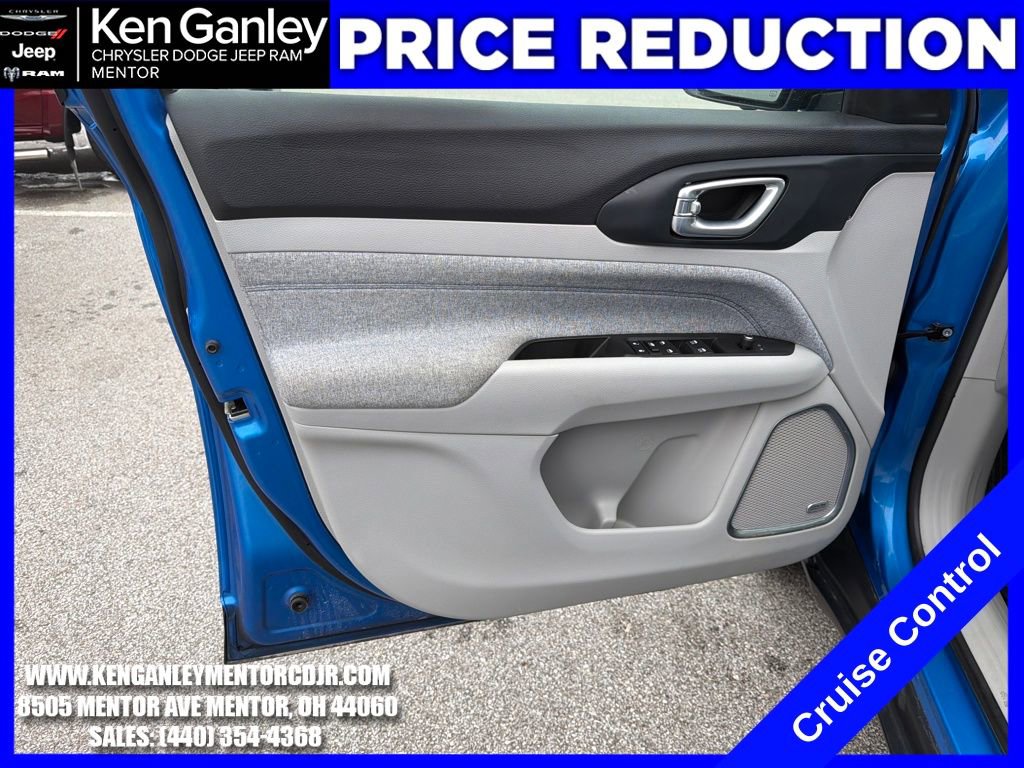 Used 2022 Jeep Compass Latitude w/ Sun and Sound Group AWD/4WD image 10