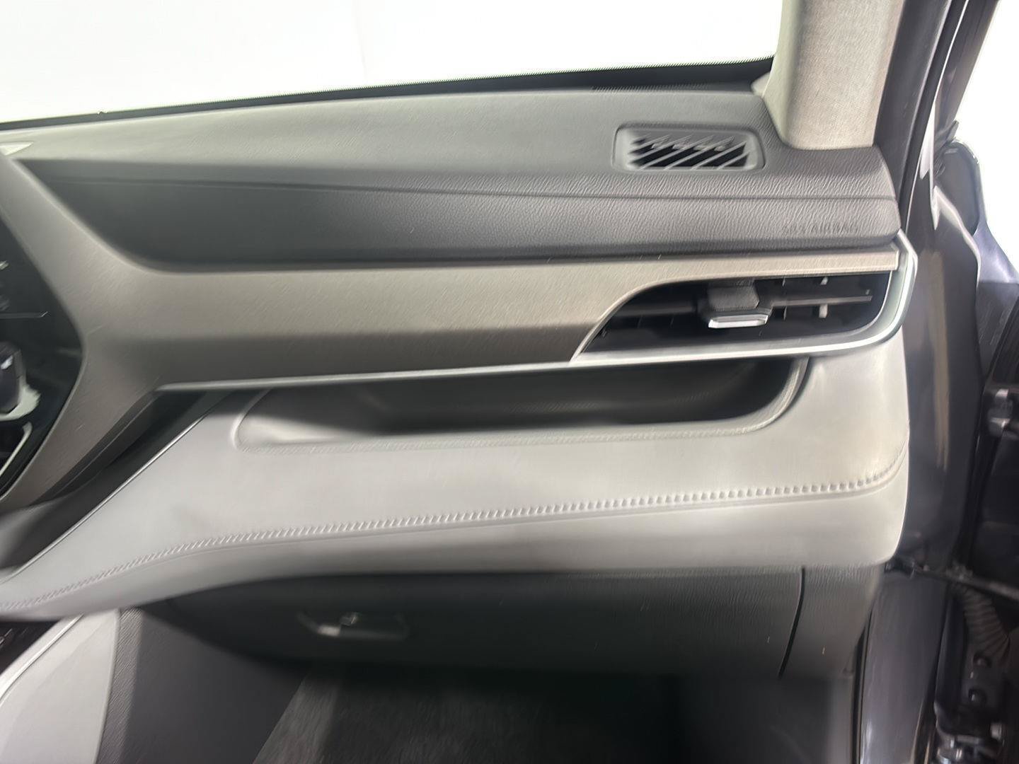Used 2021 Toyota Highlander XLE AWD/4WD image 26