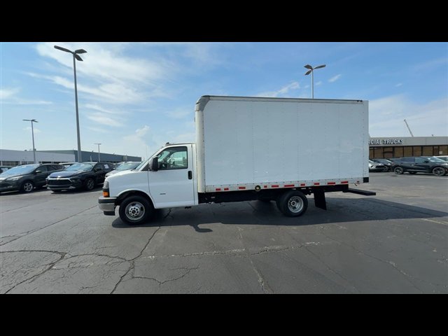 Used 2019 GMC Savana 3500 w/ Power Convenience Package RWD image 6