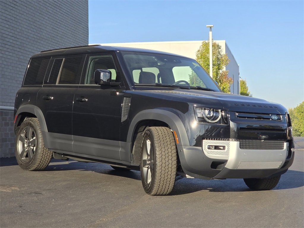 New 2025 Land Rover Defender 110 S image 25