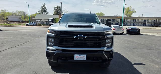 Used 2025 Chevrolet Silverado 2500 Custom w/ Custom Value Package image 2