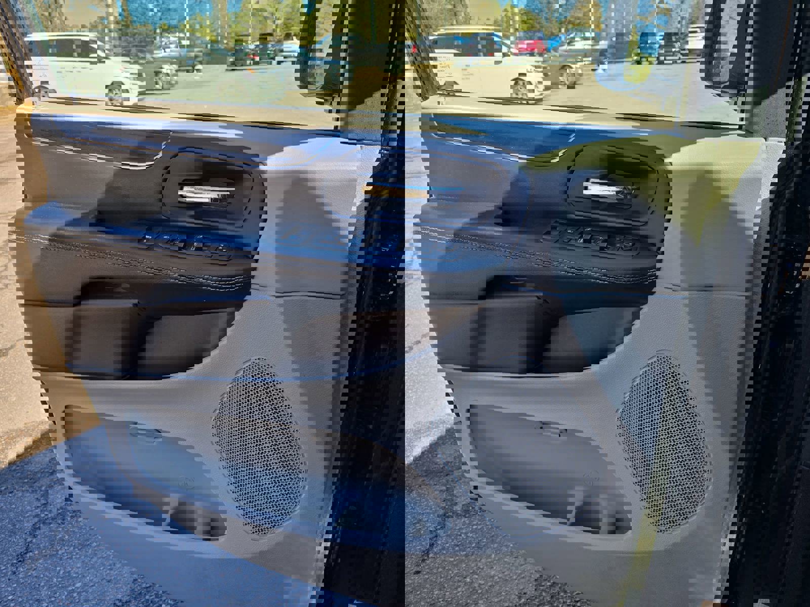 Used 2020 Dodge Grand Caravan SXT image 28