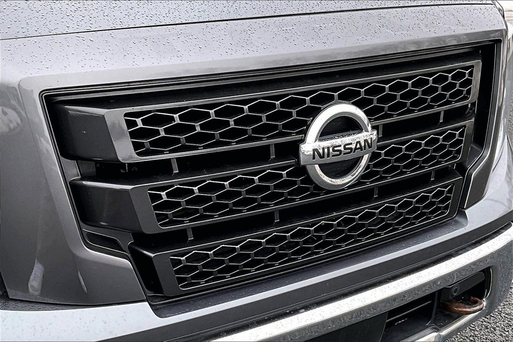 Used 2020 Nissan Titan SV w/ SV Convenience Package image 32
