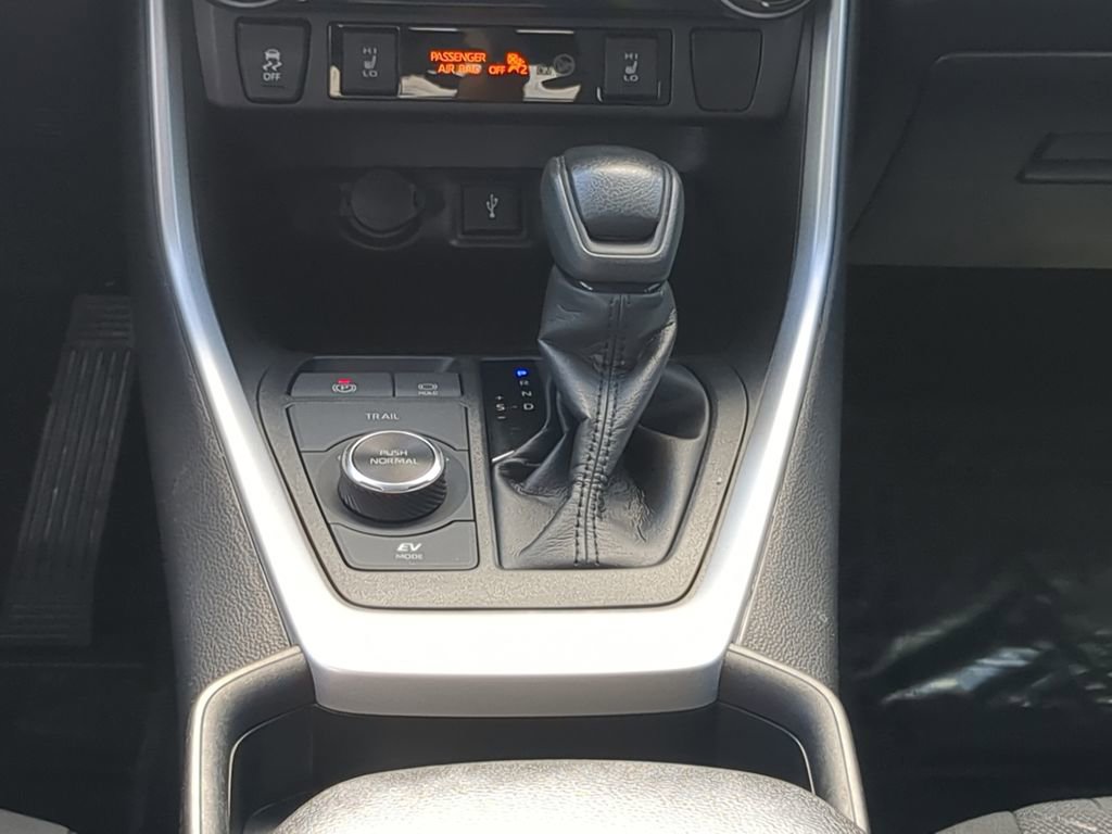 Used 2021 Toyota RAV4 XLE w/ Convenience Package image 25