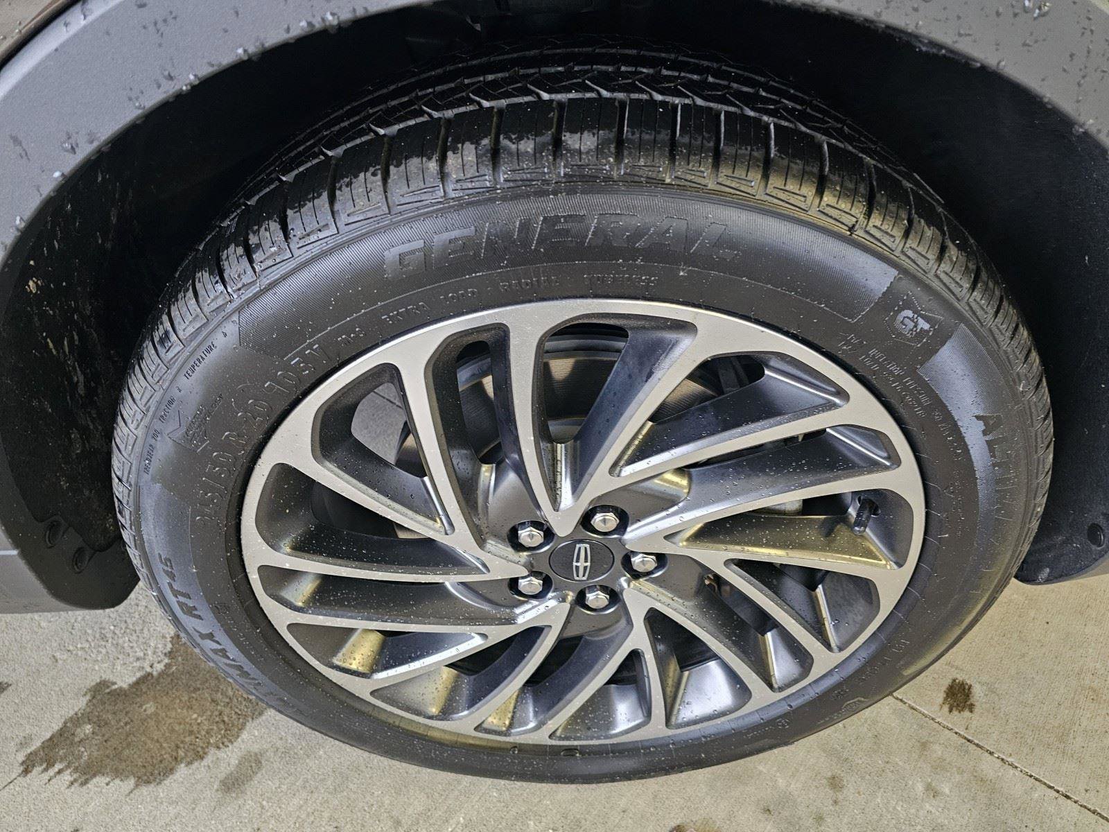 Used 2019 Lincoln Nautilus Reserve w/ Driver Assistance Package image 9