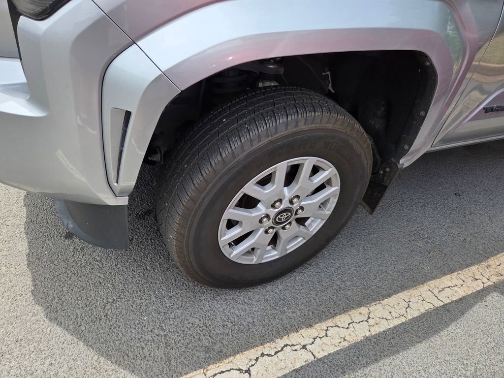 Used 2024 Toyota Tacoma SR5 AWD/4WD image 4