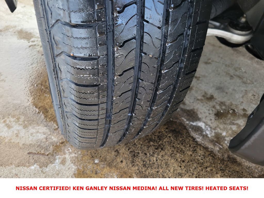 Certified 2025 Nissan Pathfinder SV image 19