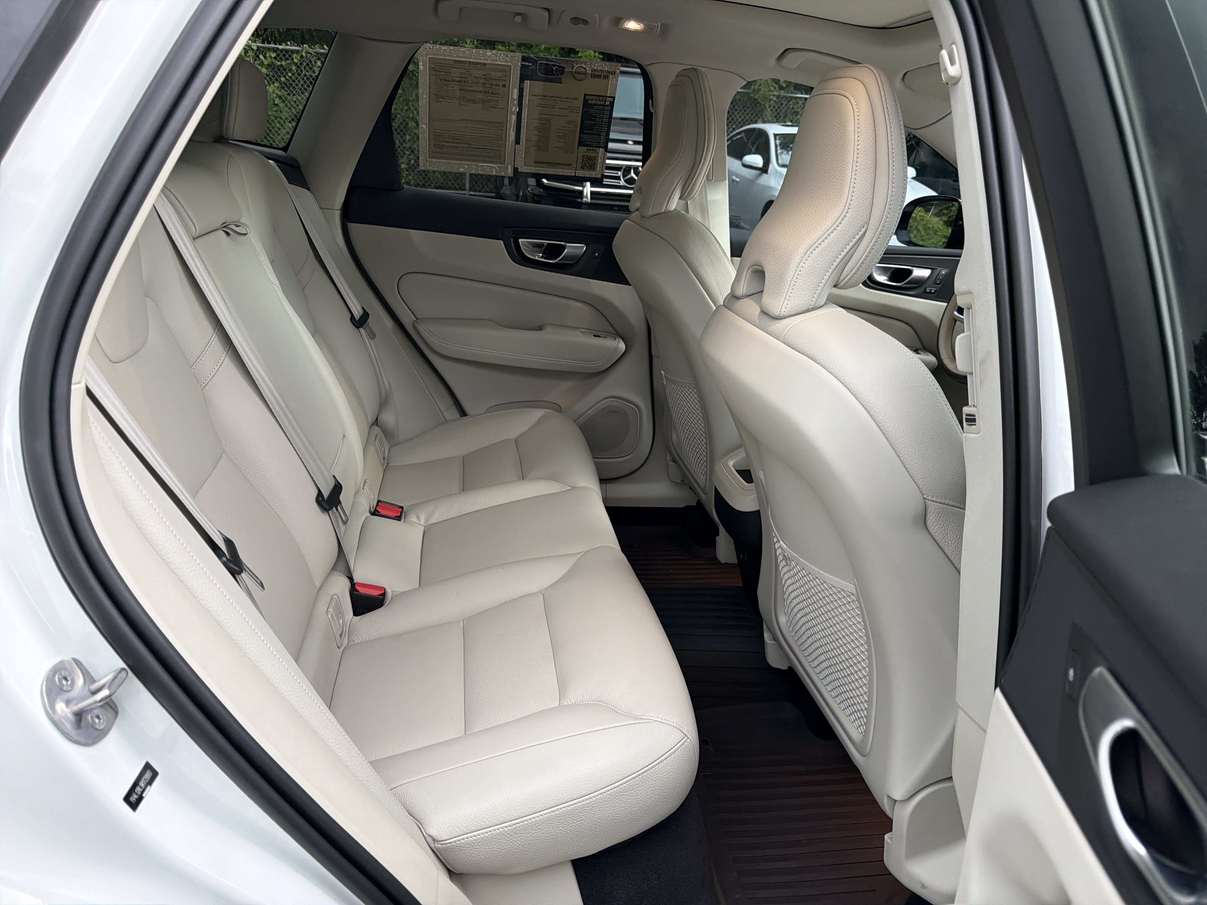 Certified 2024 Volvo XC60 B5 Plus w/ Protection Package Premier AWD/4WD image 54