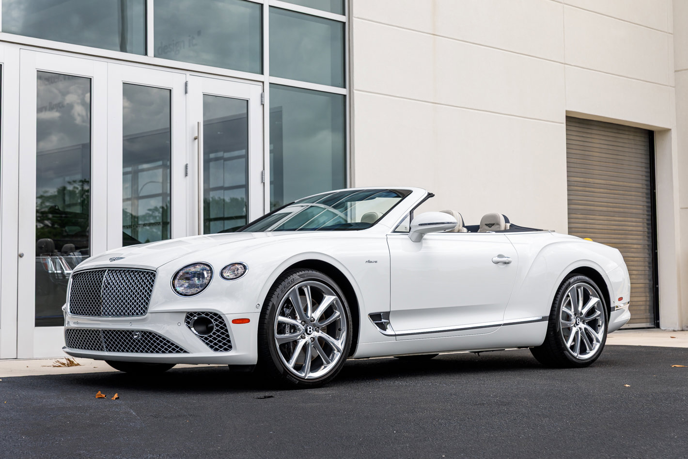 Used 2023 Bentley Continental GT Azure image 1