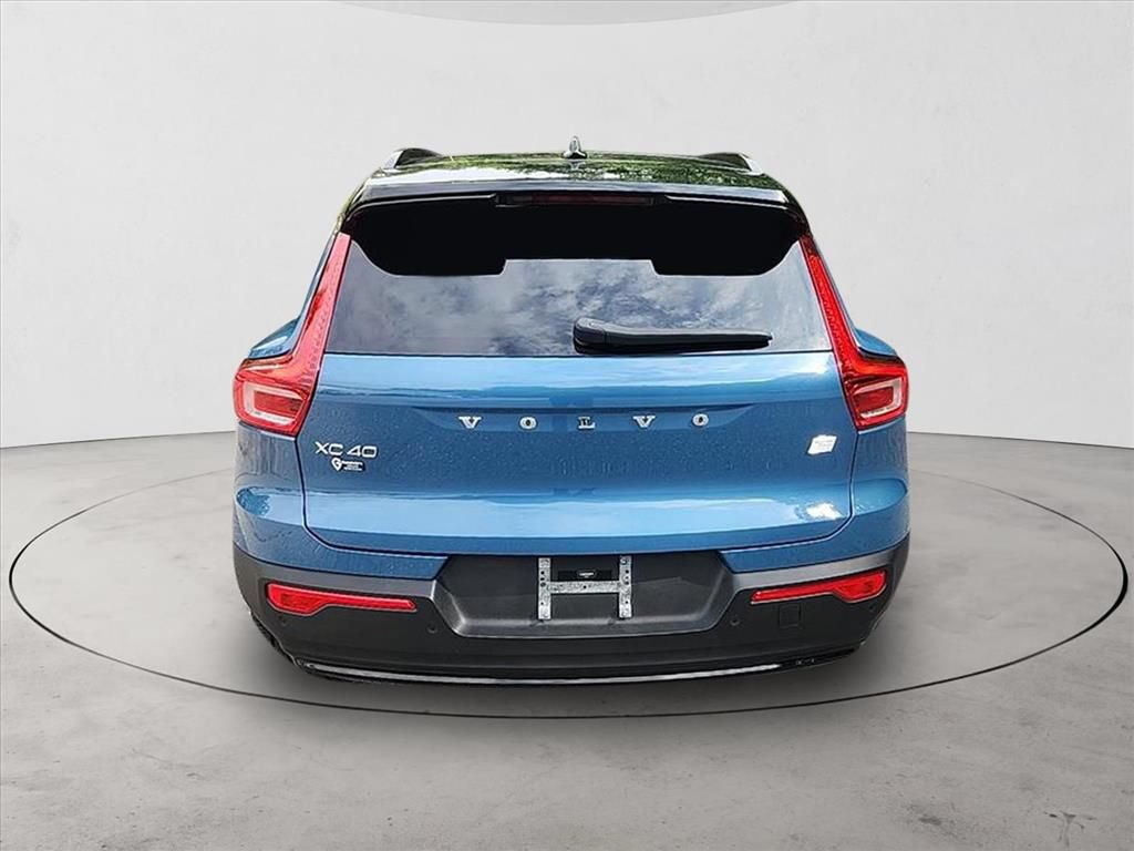 Certified 2023 Volvo XC40 Recharge Ultimate w/ Protection Package Premier AWD/4WD image 4