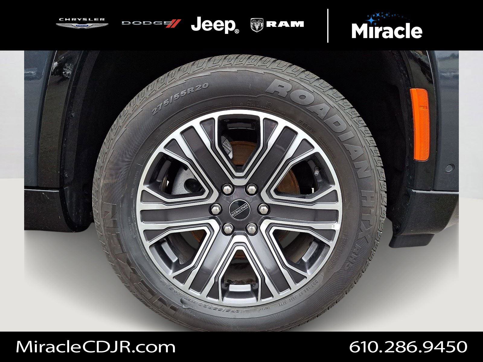 Certified 2025 Jeep Wagoneer 4WD image 9