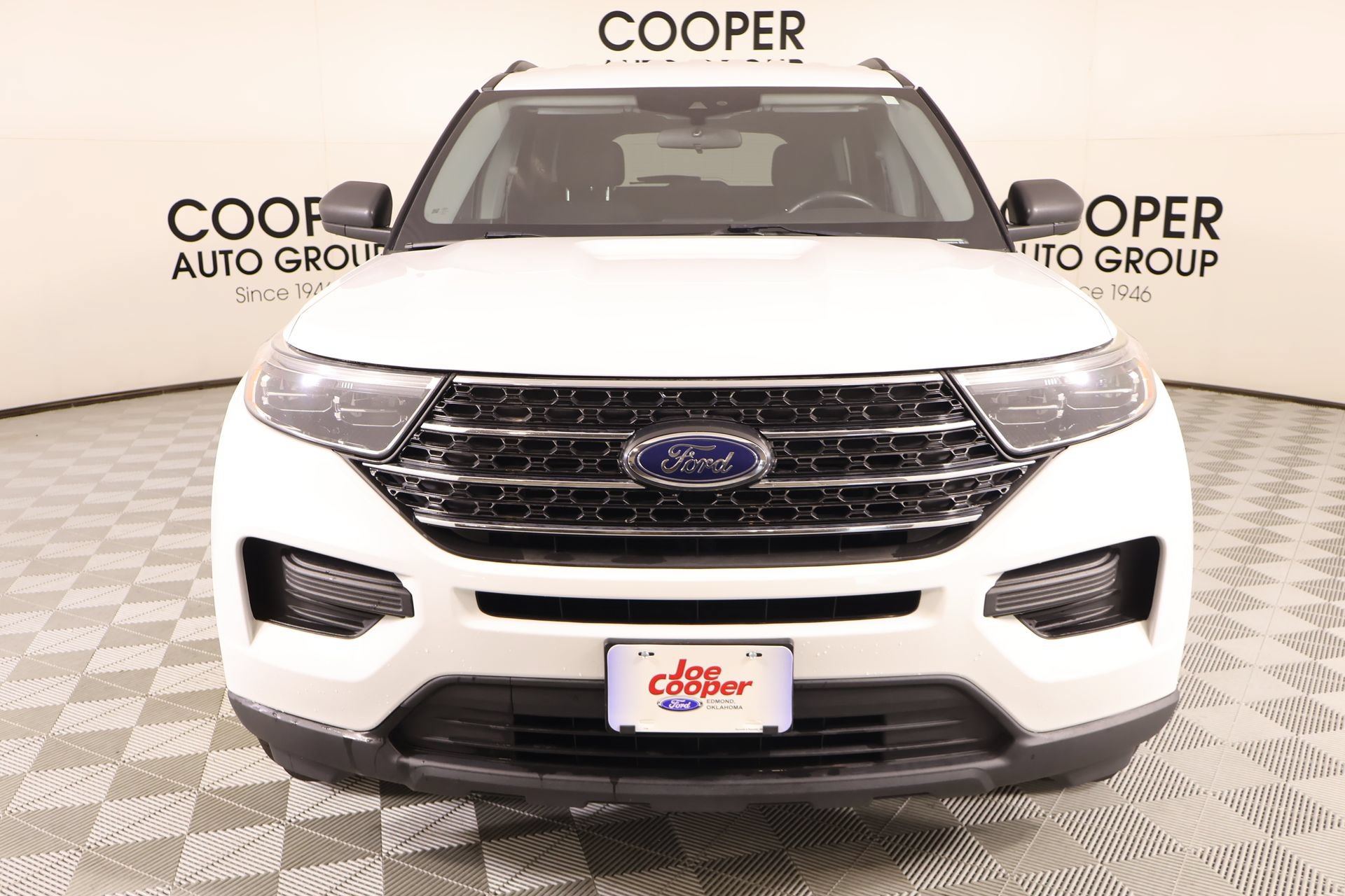 Used 2023 Ford Explorer XLT RWD image 9