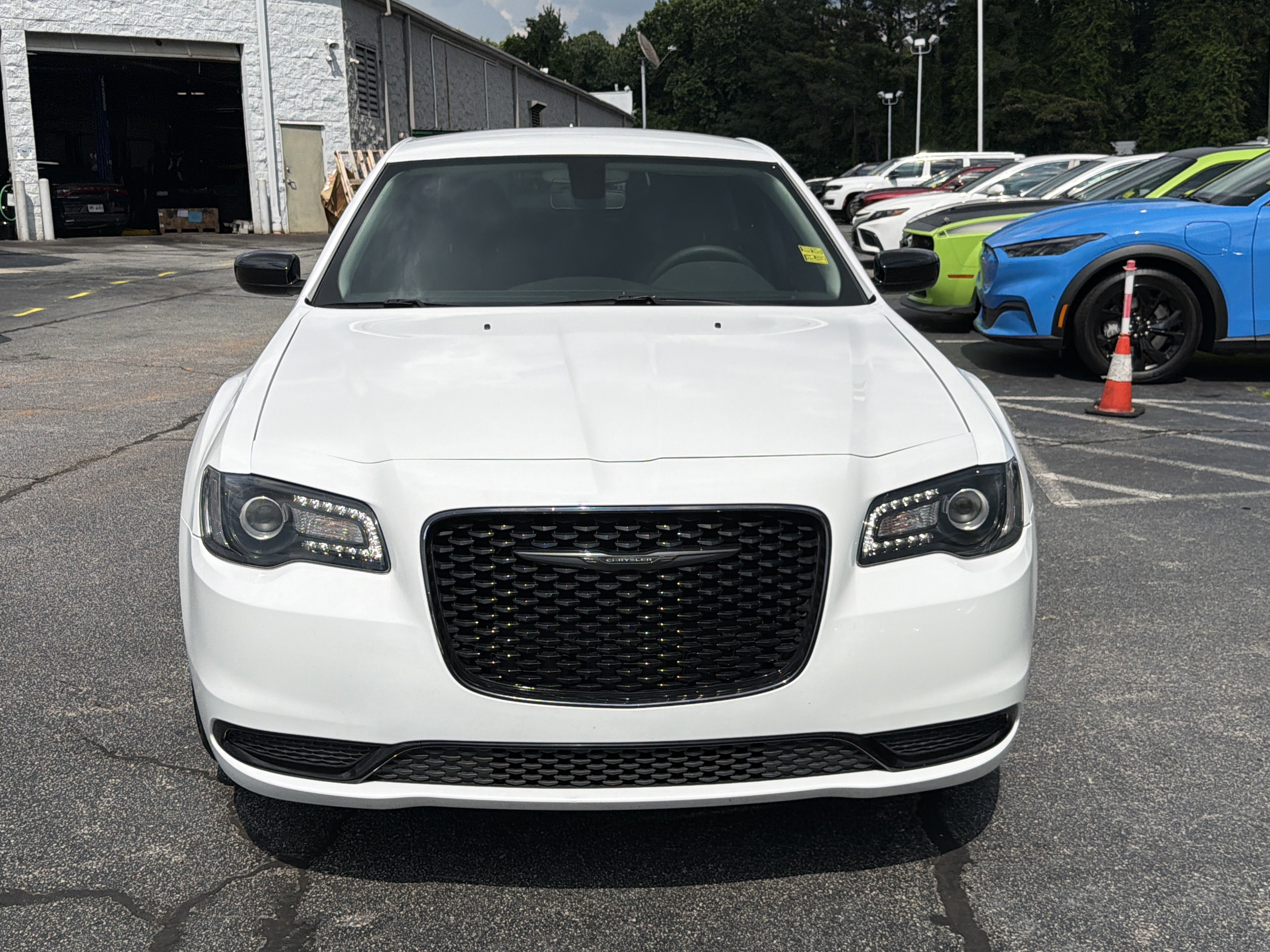 Used 2023 Chrysler 300 Touring w/ Sport Appearance Package RWD image 4