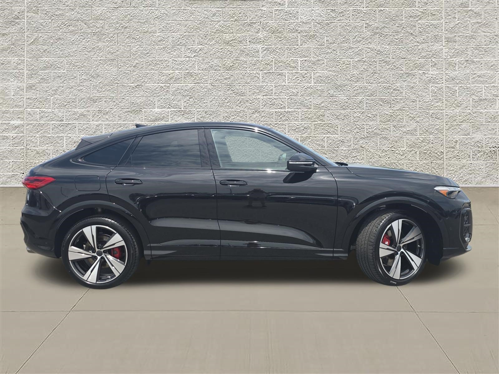 New 2026 Audi SQ5 Premium Plus AWD/4WD image 8