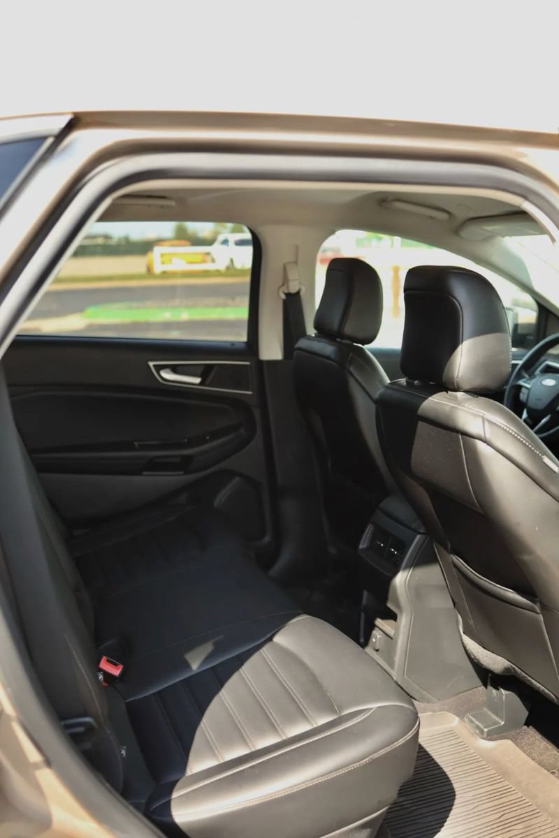 Used 2020 Ford Edge SEL w/ Cold Weather Package AWD/4WD image 35