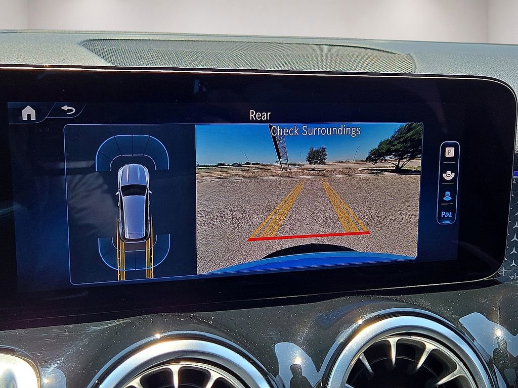 Used 2025 Mercedes-Benz GLB 250 4MATIC image 28