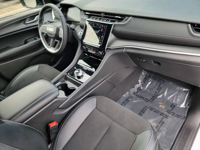 Certified 2024 Jeep Grand Cherokee L Laredo AWD/4WD image 26