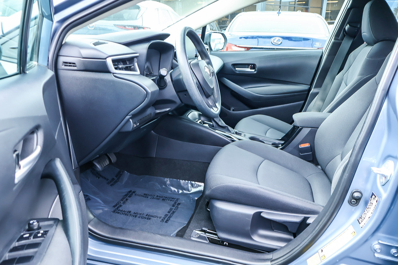 Used 2020 Toyota Corolla LE FWD image 2