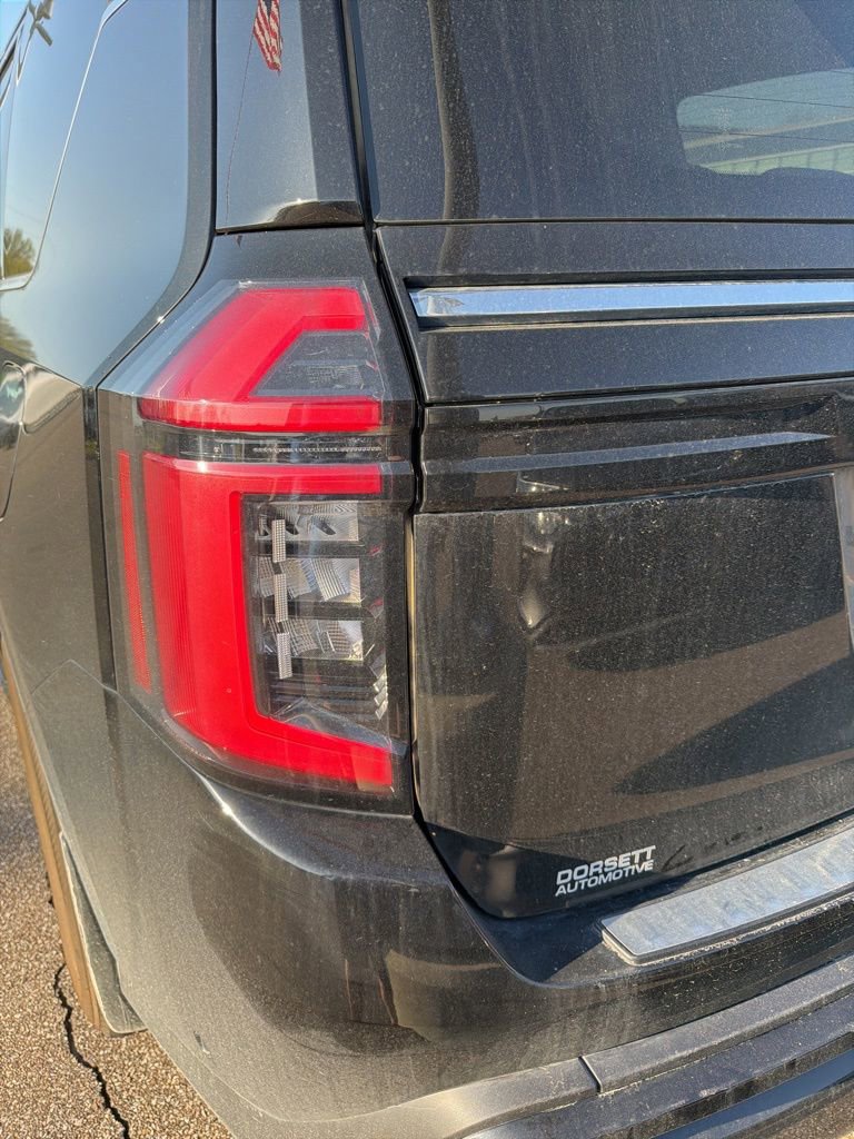 Used 2025 Nissan Armada Platinum image 18