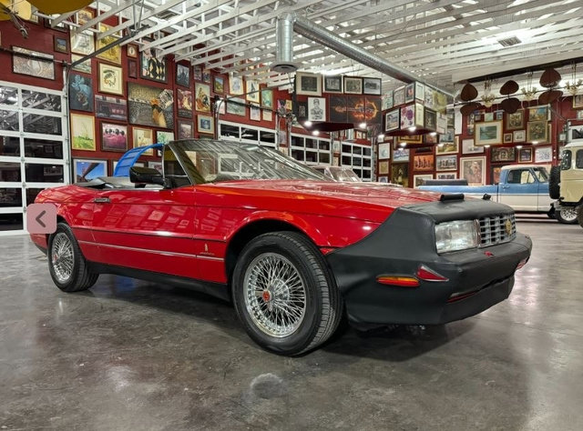 Used 1992 Cadillac Allante image 2
